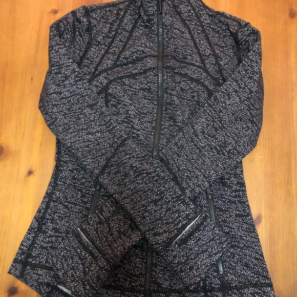 Lululemon Define Jacket, Size 6. Black and white (discontinued pattern). - Picture 2 of 8